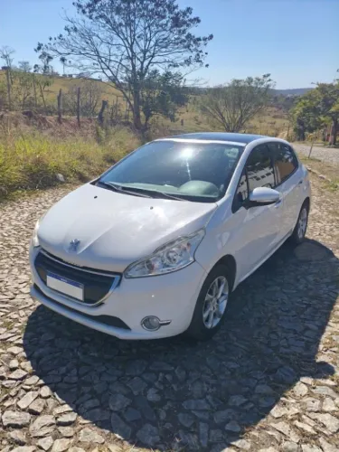 Peugeot 208 Allure 1.5 Flex 8V 5P 2014