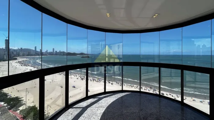 Apartamento Frente Mar Mobiliado à Venda no Ed. Mario Quintana em Balneário Camboriú