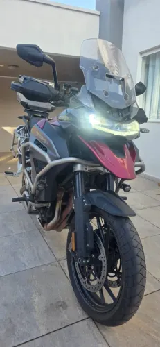 Triumph Tiger 1200 GT Explorer 2024 - 21.000 km - Completa com 3 Baús Originais Triumph