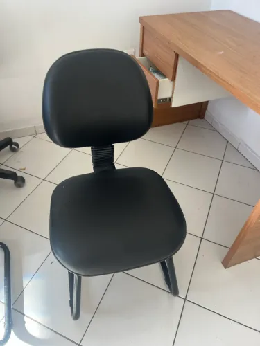 Cadeira 150,,00 cada 