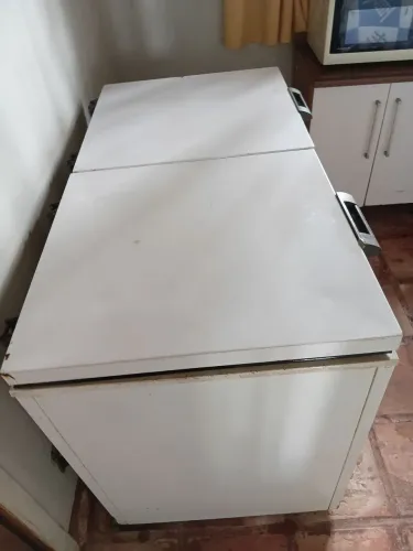 Vendo Freezer Duas portas Horizontal