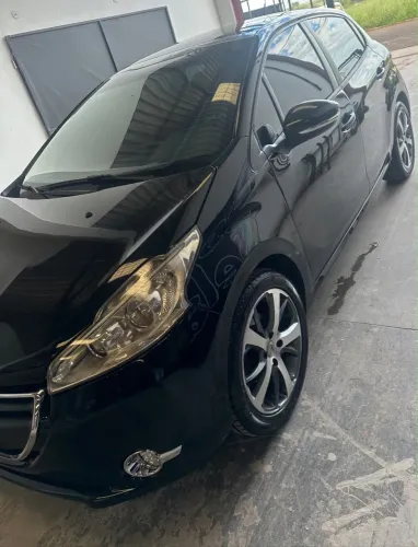 Peugeot 208 Allure 1.5 Flex 8V 5P 2014