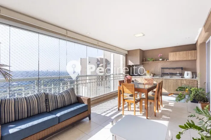 Apartamento com 146m², com churrasqueira na varanda, 3 suítes, 3 vagas e um condomínio com