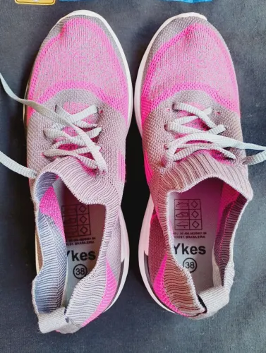 Tênis feminino