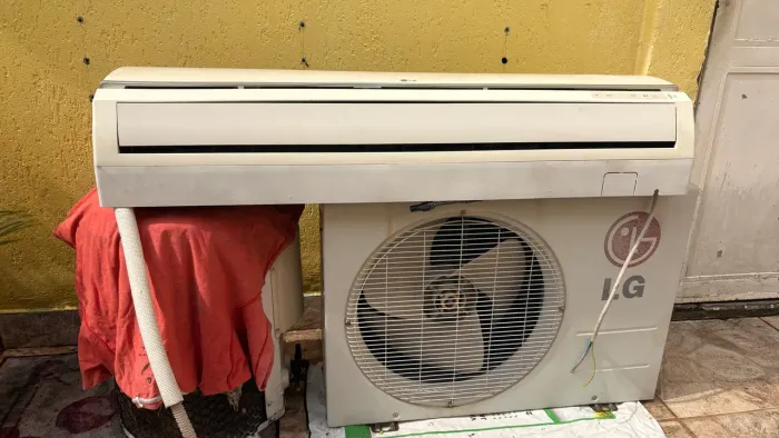 Ar-Condicionado LG 18.000 BTUs - 220V / Usado em ótimo estado