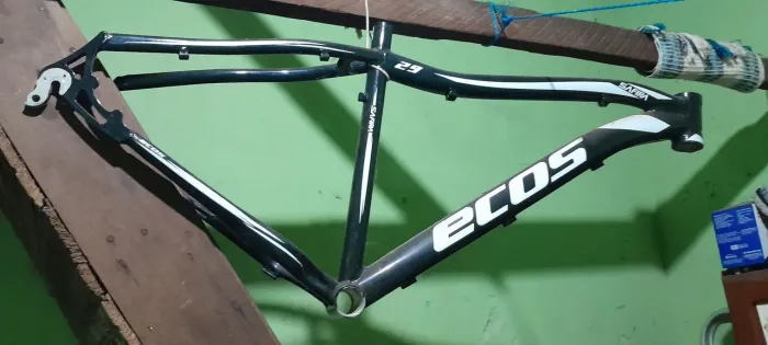 Vendo quadro em bike  em alumínio aro 29, zerado, nunca usado