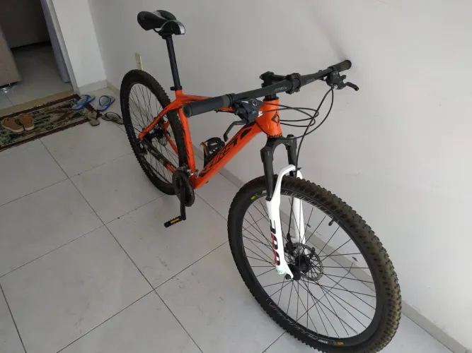 Bicicleta First Aro 29 Alumínio - 21 Marchas, Suspensão Spinner, Shimano e Freio a Disco!