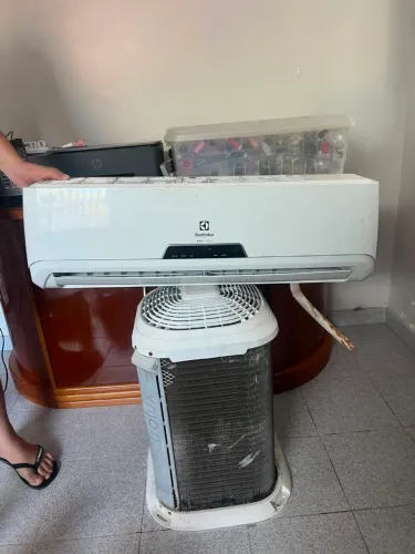 Ar-condicionado split Electrolux de 12.000 BTUS