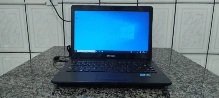 Notebook Samsung Np275e4e Amd E1-1500 4gb -Hd 512gb 3°geração - 14" - W10 + Pacote Office