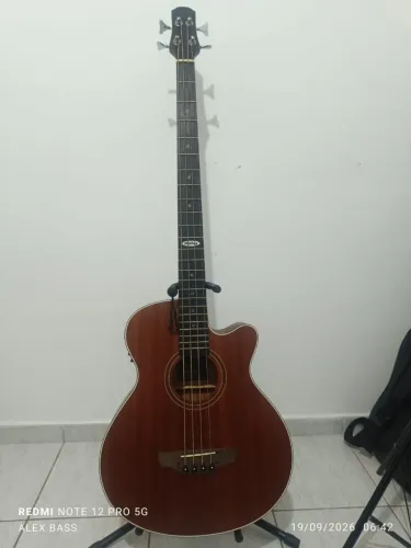 Vendo baixolão Steinberg 4 cordas