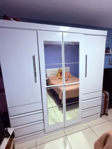 GUARDA ROUPA 4 PORTAS 6 GAVETAS