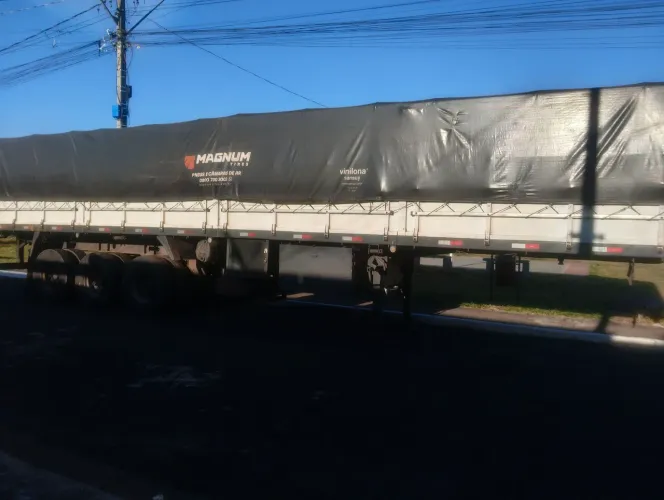Carreta LS ano 2002 