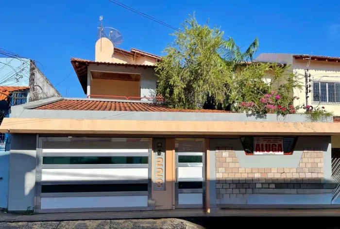 Alugo casa grande reformada