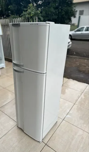 Geladeira Electrolux Frost free de 260 litros