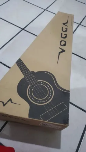Cavaquinho usado poucas vezes
