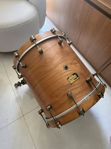 Bumbo Odery Custom 18 Teca Bronze Envelhecido Evans