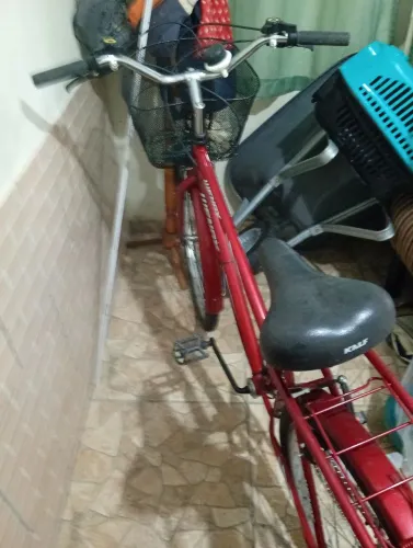 Bicicleta feminina com marcha