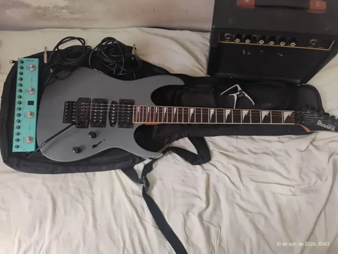 Guitarra Ibanez GIO HSH + Tank-G + Amplificador Meteoro e acessórios.