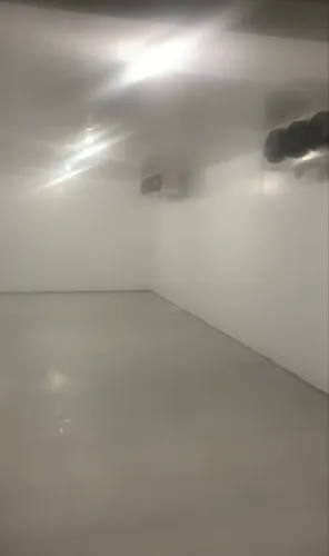 VENDE-SE CÂMARA FRIA