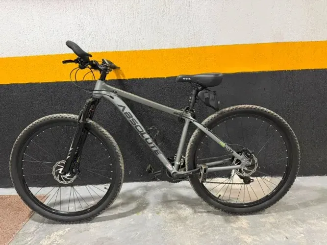 Bike Absolute Nero 5 Aro 29 Quadro 17 Freio Hidráulico Revisada C/Capacete Luvas Garrafa