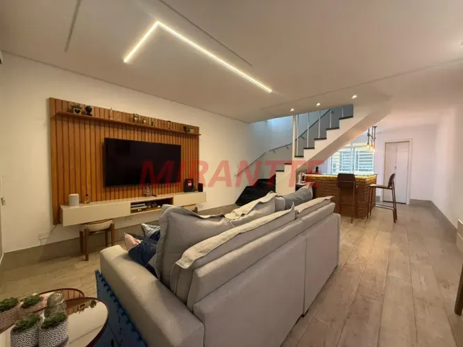 Lindo Sobrado na Parada Inglesa! Com Quintal Gourmet e super decorado! Visite e faça sua p