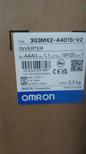 inversor de frequência Omron, modelo 3G3MX2-A4015-V2