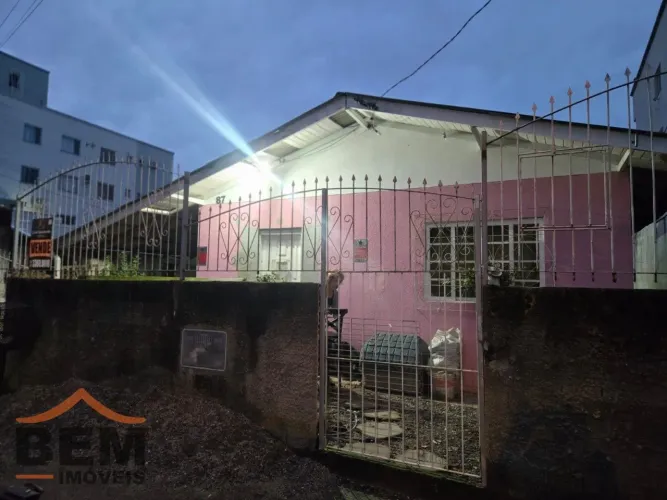 Casa para aluguel no Centro de Camboriú