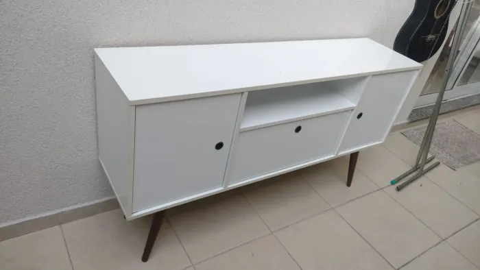 Armário branco serve para tv até 40 polegadas ou cantinho café 1.50