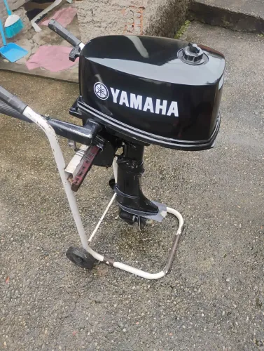 Motor de popa Yamaha 4 hp
