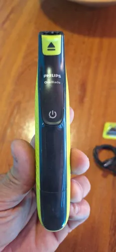 Philips oneblade seminovo.