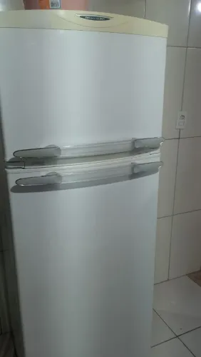 Vende-se geladeira Brastemp 360 litros