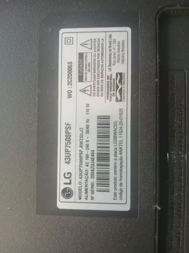 Vendo TV da LG 43 polegada. Para retirada de peça