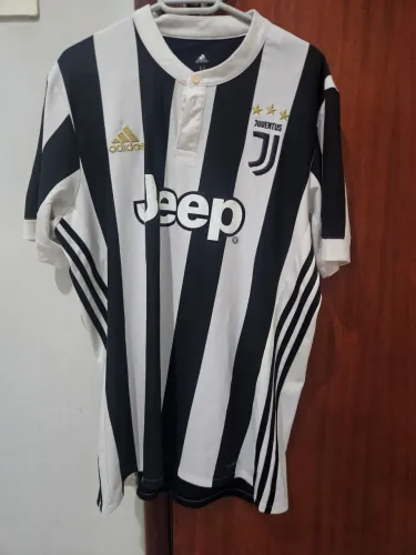 Camisa Juventus 17/18 