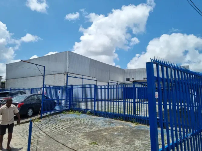 CASTELO BRANCO - Galpão com estrutura de escritório e fábrica 2500m², excelente localizaçã