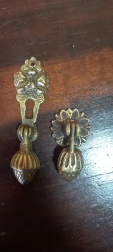Puxadores antigos em metal