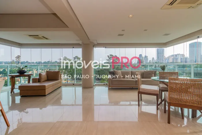 Lindo Apartamento no Campo Belo com 251m2