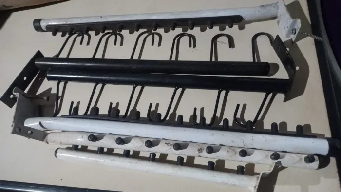 Vende-se 5 cabides para pendurar