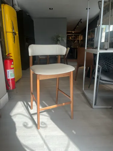 Banqueta Alta Couríssimo Branco