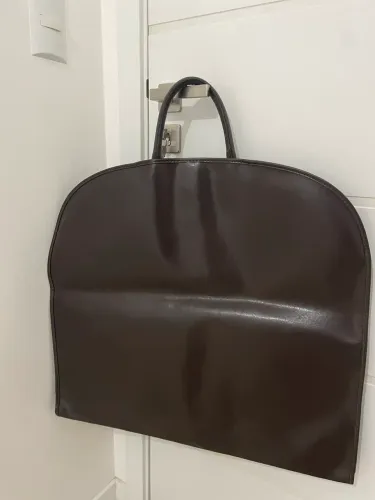 Porta-Terno Executivo em Couro - Elegante e Conservado