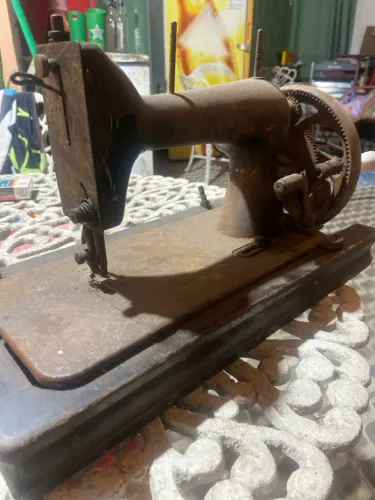 Maquina de costura antiga