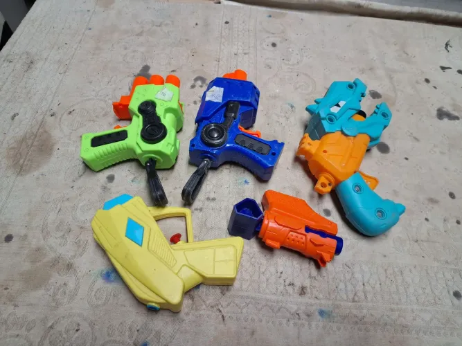 Pistolas de água para brincar no verão! Nao sei se funciona 5 unidades