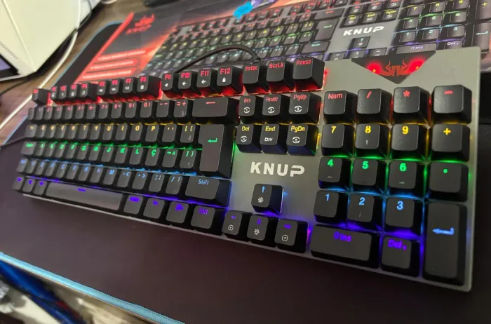 Teclado Mecanico Gamer RGB Knup KP-TM010