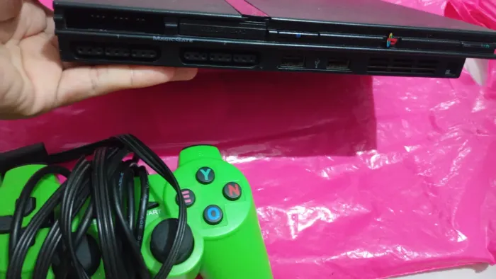 Vendo PS2 / AINDA ESTÁ A VENDA