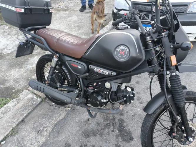  Vendo moto novinha retro café, baixo km muito boa pra trabalhar aceito troca vem que dá .