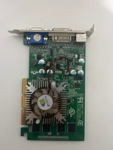 Placa de Vídeo NVIDIA GeForce FX 6200 256MB DDR2 AGP