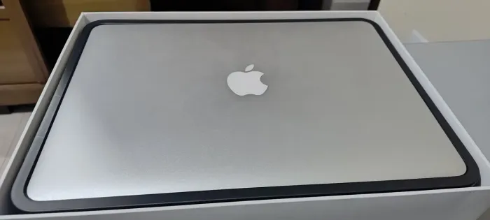 MacBook Air 13" (2015) Intel i5 | 8GB RAM | 128GB SSD - Bateria Nova 115 ciclos. Na caixa