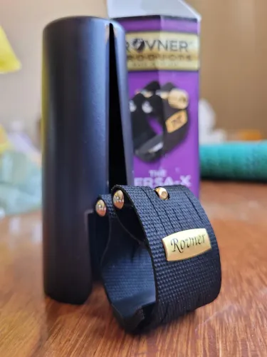 Abraçadeira Rovner Versa X sax tenor