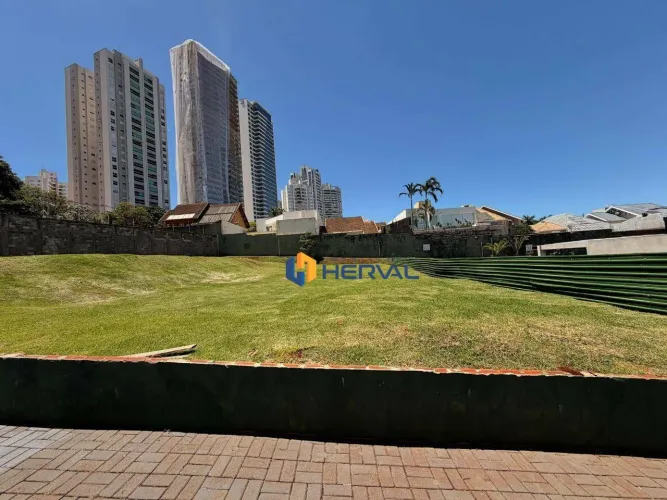Terreno à venda, 600 m² por R$ 2.200.000 - Zona 08 - Maringá/PR