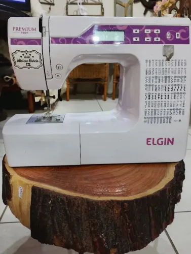 Máquina de costura Elgin Premium Bivolt