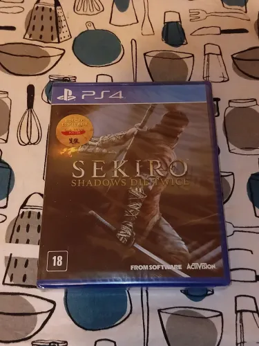 Sekiro: Shadows Die Twice c/ Poster PS4 Lacrado